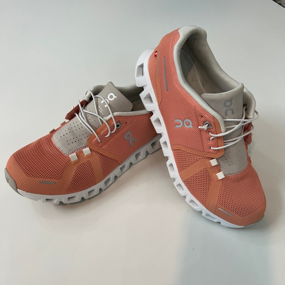 On Running Cloud Women 8.5 Coral Sand Sneakers 59.97765 Low Top Running Shoes